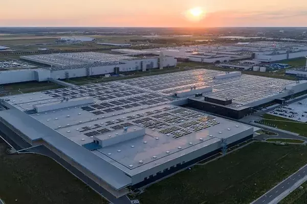 Mercedes-Benz Boosts Hungarian Production with €1 Billion Expansion