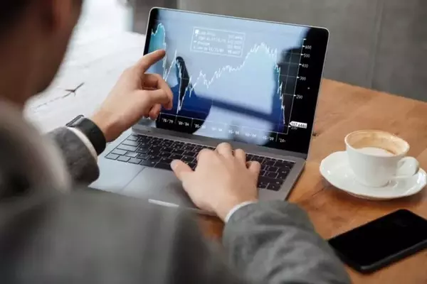 Coinbase's Chief Legal Officer Paul Grewal Departs Amidst Market Shifts