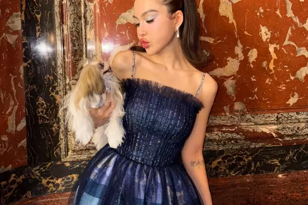 A Shih Tzu Takes the Couture Front Row by Storm