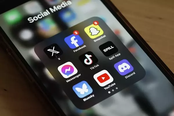 UK Government Considers Social Media Curfew for Older Teens, Following Ban for Under-16s