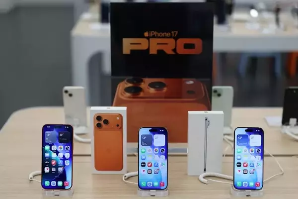 Smartphone Market Faces Historic Decline Amid AI Memory Shortage