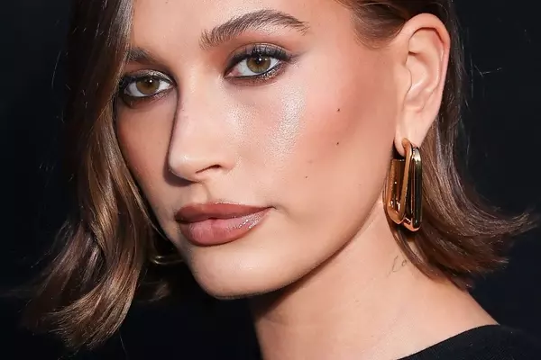 Embrace the Effortless Chic of the Scandi Bob: Your Ultimate Guide to This Summer's Hottest Haircut