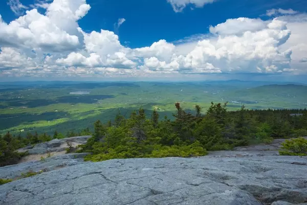Mountain Proposal Unhindered by Rescue Operation