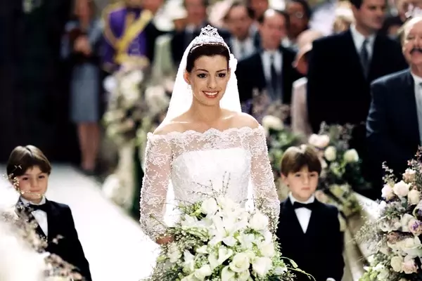 Anne Hathaway Shares 'Princess Diaries 3' Development Update