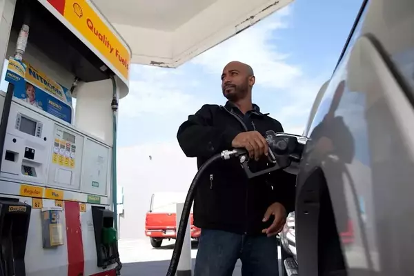 Grocery Chain Unveils Unprecedented Fuel Savings Program