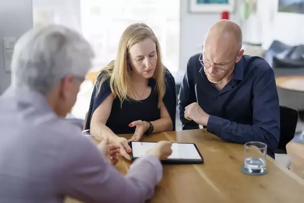 Financial Trends and Savings Strategies for Young Professionals (Ages 25-34)