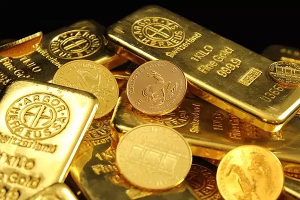 Gold Prices Steady Above $4,000 Amidst Mideast Diplomacy and Fed Speculation