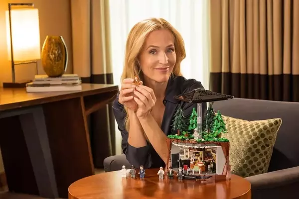 Lego Debuts 'The X-Files' Collector's Set, Featuring Mulder and Scully Minifigures