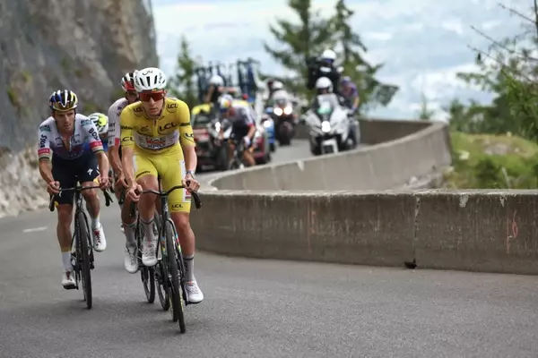 The Rise of Lace-Up Cycling Shoes Among Elite Climbers