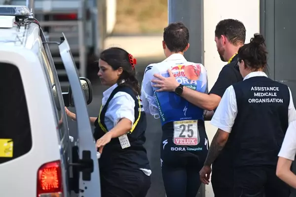 Cyclist Florian Lipowitz Exits Tour de France After Crash