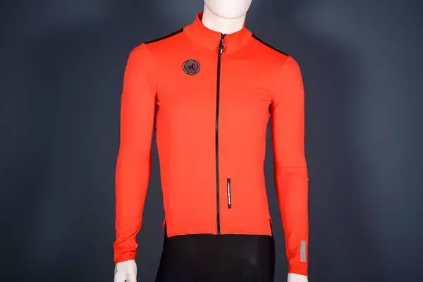 Gobik Envy 2.0 Flame Jacket: A Versatile Cycling Essential for Diverse Weather