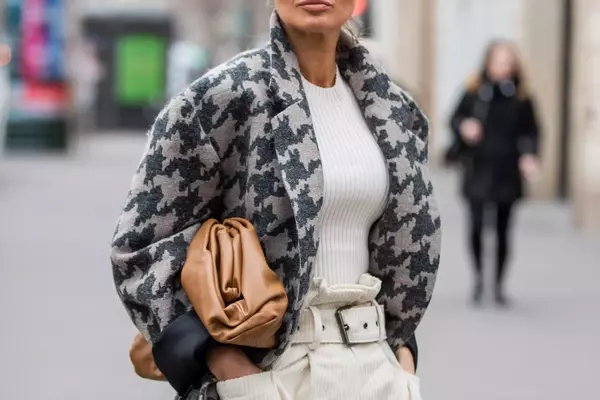 Embrace the "Paperbag" Short Trend for Summer