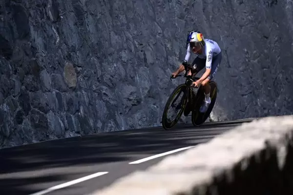 Pidcock's Tour de France Stage 16 Performance: A Mix of Caution and Triumph