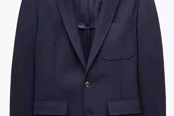 Mastering the Blazer and Jeans Ensemble: Timeless Style Combinations