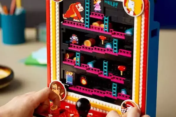 Lego and Nintendo Unveil Interactive Donkey Kong Arcade Set