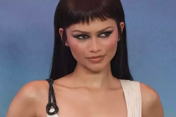 Zendaya's Spider-Man Premiere Look Weaves Fashion Magic