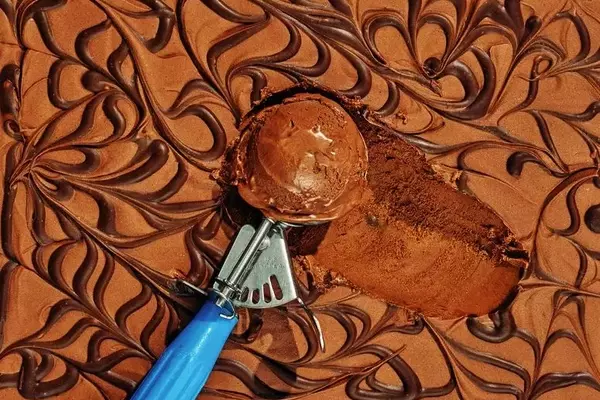The Ultimate Frozen Mississippi Mud Pie: A Decadent Dessert Recipe