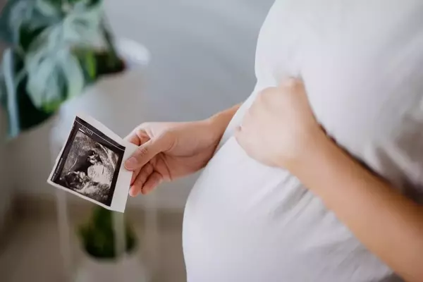 Navigating Social Media Etiquette: A Mother-Daughter Conflict Over Ultrasound Photos