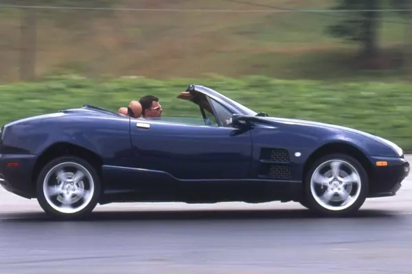 Exploring the 2001 Qvale Mangusta: An Italian-American Hybrid