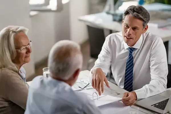 Navigating Retirement Savings: Roth IRA vs. Traditional IRA