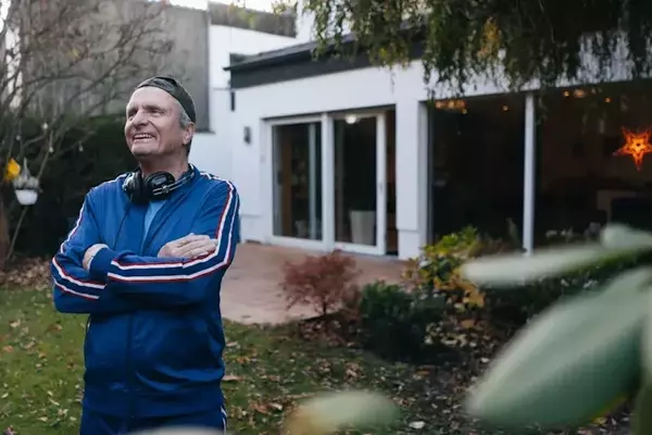 Retirees' Dilemma: The Medicare Surcharge and the Decision to Sell or Keep Their Homes