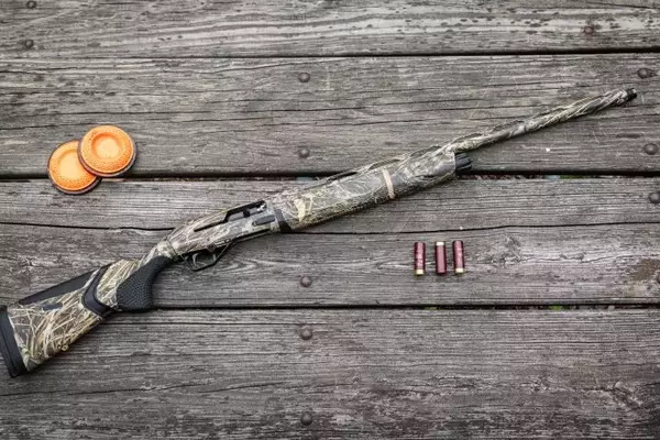 Beretta A400 Solo: A Mid-Range Semi-Automatic Shotgun for Waterfowlers