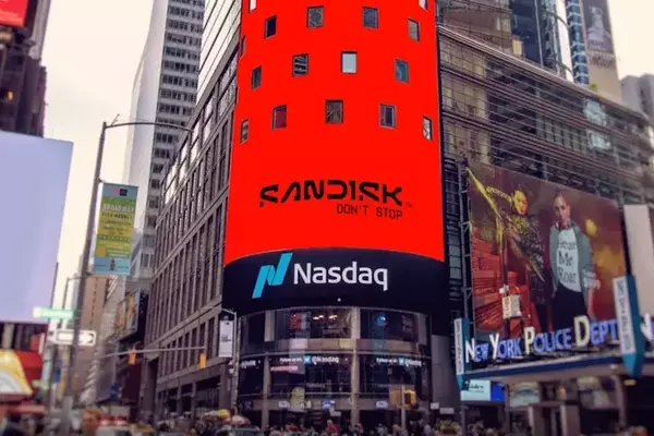 SanDisk's $42 Billion Backlog: AI Memory Boom and Valuation Challenges