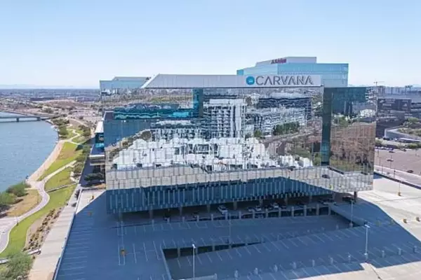 Carvana's Path: Growth, Digital Dominance, and Valuation Challenges