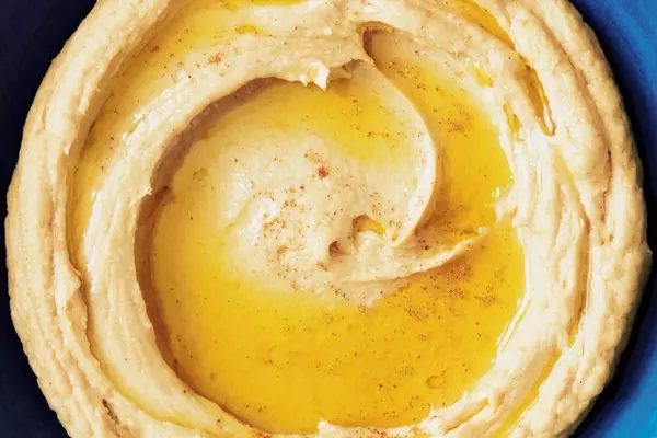 Crafting Velvety Hummus: The Ice Cube Secret