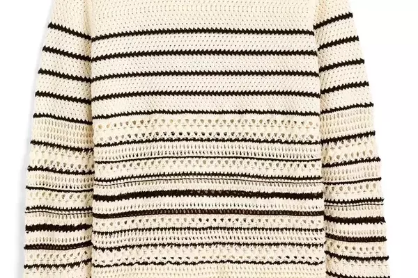 Summer Sweater Styles: From Beach Cover-Ups to Evening Comfort
