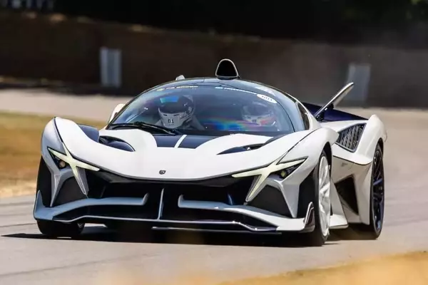 Apollo's Resurgence: The Return of a Hypercar Legend with the EVO