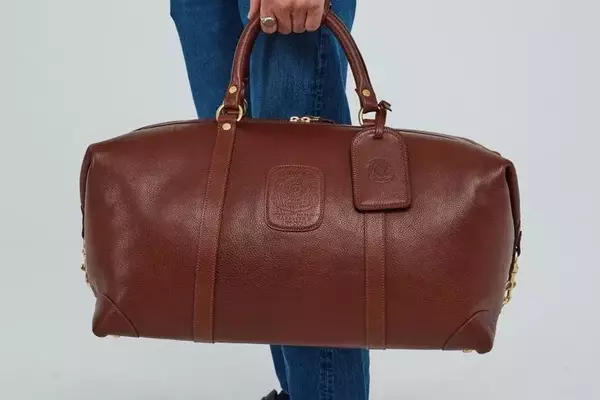 The Ultimate Guide to Premium Leather Duffel Bags for Discerning Travelers