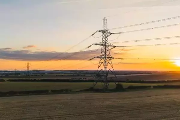 Sempra: Navigating Improving Fundamentals Amidst Mounting Uncertainties