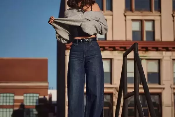 Emily Ratajkowski's Style Evolution and Abercrombie & Fitch Campaign