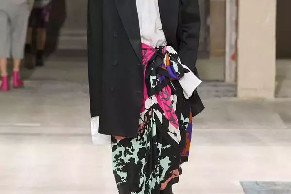 Sarong Skirts: From Beachwear to Everyday Chic