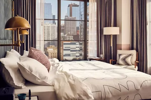 Discovering Chicago's Culinary and Accommodation Gems