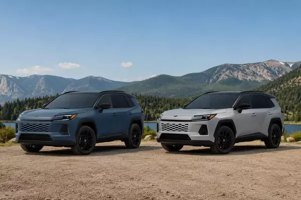 Choosing Between Two Toyota RAV4 Trims: XSE Hybrid vs. SE PHEV