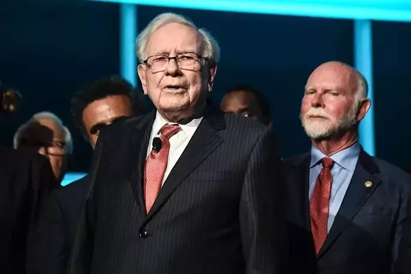 Warren Buffett's Enduring Investment Strategy: The Power of Index Funds