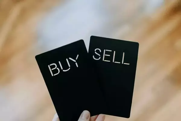 Corning Stock: A 'Buy' for AI Infrastructure Despite Post-Earnings Dip