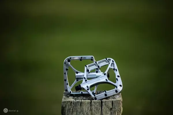 Praxis G2 Brodium SL Flat Pedals: A Review for Trail and Enduro Riders