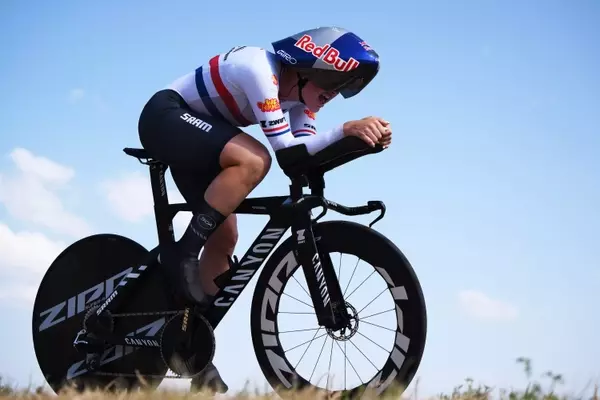 Marlen Reusser Dominates Tour de France Femmes Stage 4 Time Trial, Seizes Yellow Jersey