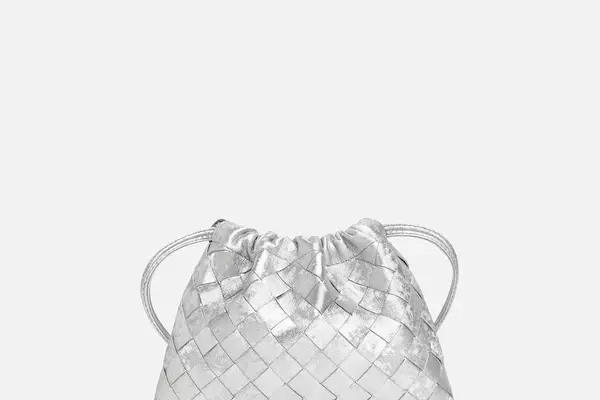 The Rise of Metallic Handbags: From Evening Glamour to Everyday Chic
