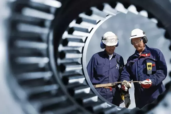 AI's Infrastructure Demands: EMCOR and Quanta Services' Soaring Backlogs