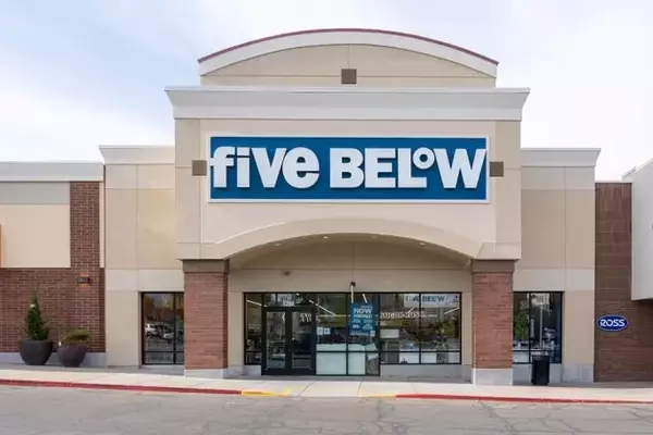 Five Below: Blending Social Media Trends with Brick-and-Mortar Retail