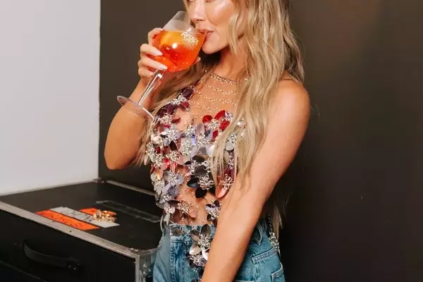 Hilary Duff's 'Lucky Me' Tour Wardrobe: A Blend of Nostalgia and Modern Glamour