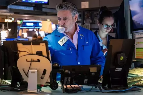 Stocks Rally as Unexpected Job Losses Dampen Rate Hike Fears