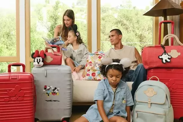 BÉIS Unveils Enchanting Disney Collaboration: Travel with Mickey & Friends