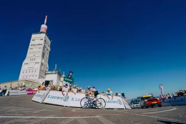 Kasia Niewiadoma's Historic Mont Ventoux Victory at Tour de France Femmes