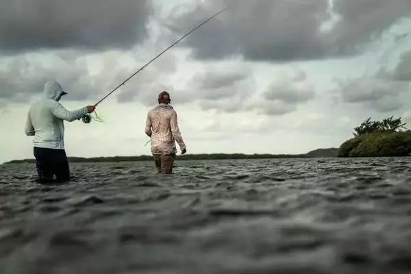 Roatan's Angling Paradise: A Fly Fishing Expedition