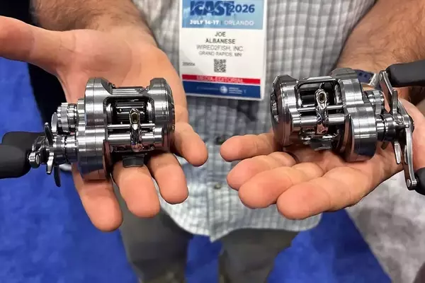 The Great Debate: Right-Handed vs. Left-Handed Baitcasting Reels in Angling